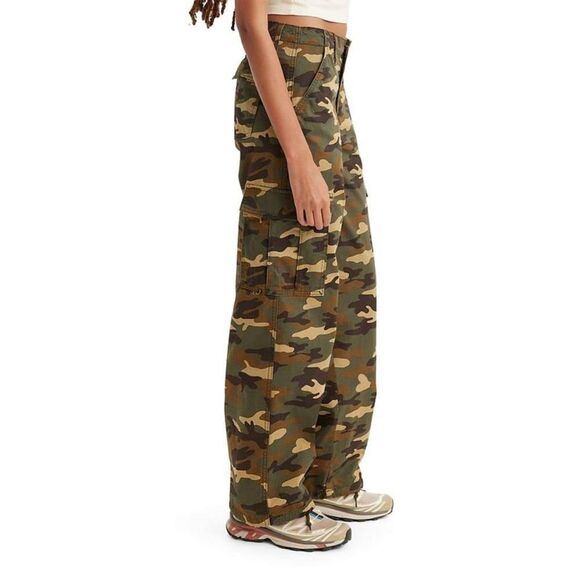 Levi's Women's Mid Rise Wide Relaxed Cargo Pants L Grape Leaf Emily Camo - Picture 4 of 4